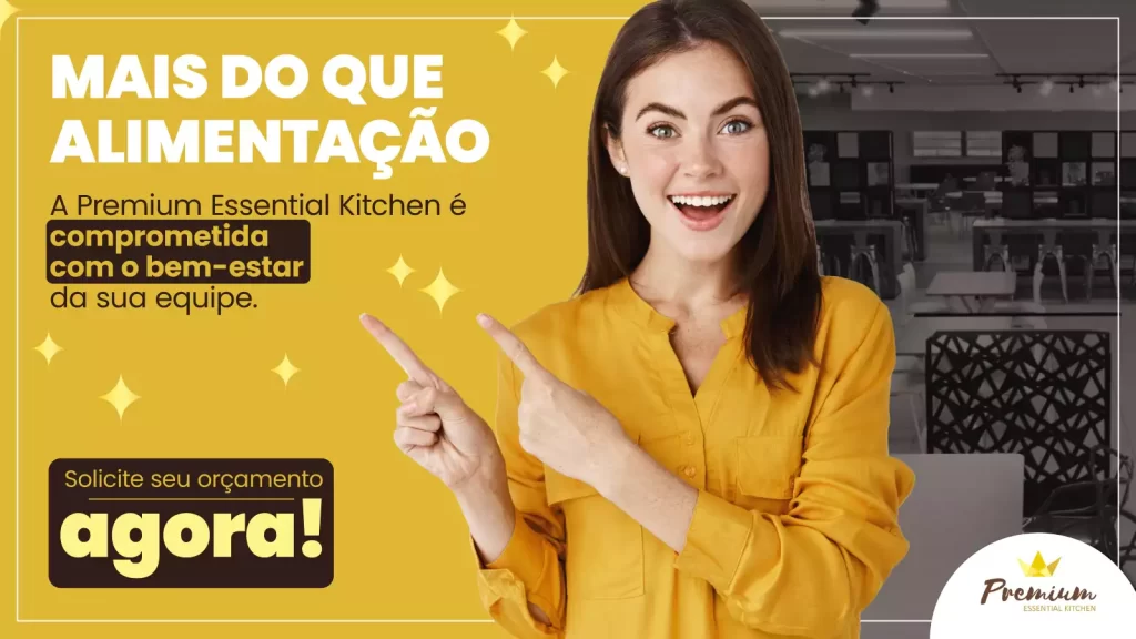 banner com a foto de uma moça vestida de amarelo sorrindo apontando para os dizeres Mais do que Alimentação, convidando o leitor a clicar e solicitar um orçamento de Refeições Coletivas da Premium Essential Kitchen